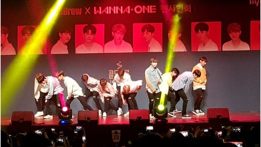 워너원 팬 사인회